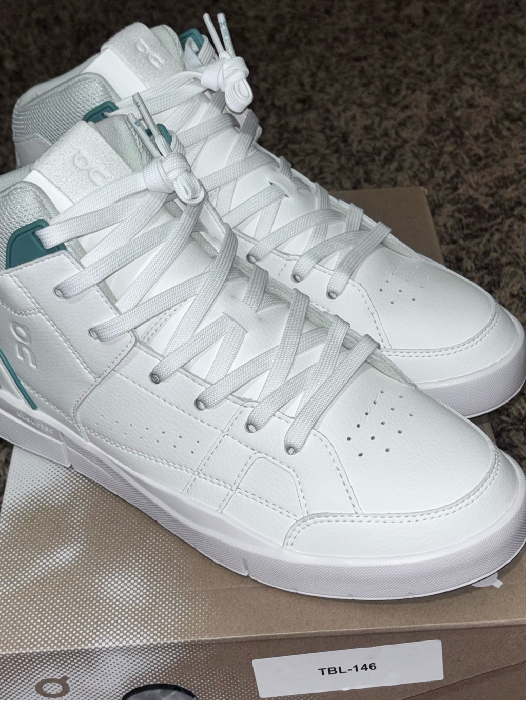 On The Roger Clubhouse Mid Men's Sneaker White/Green Leather Lace-Up Size 7.5